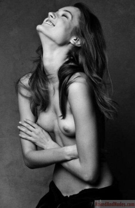 Frida Gustavsson boobs