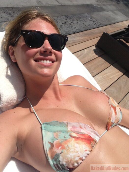 Kate Upton large boobs