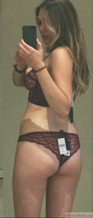 Elizabeth Olsen's butty
