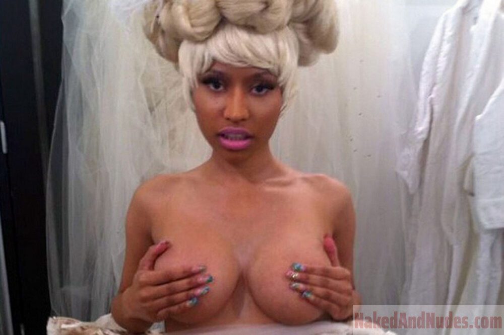 Nicki Minaj topless