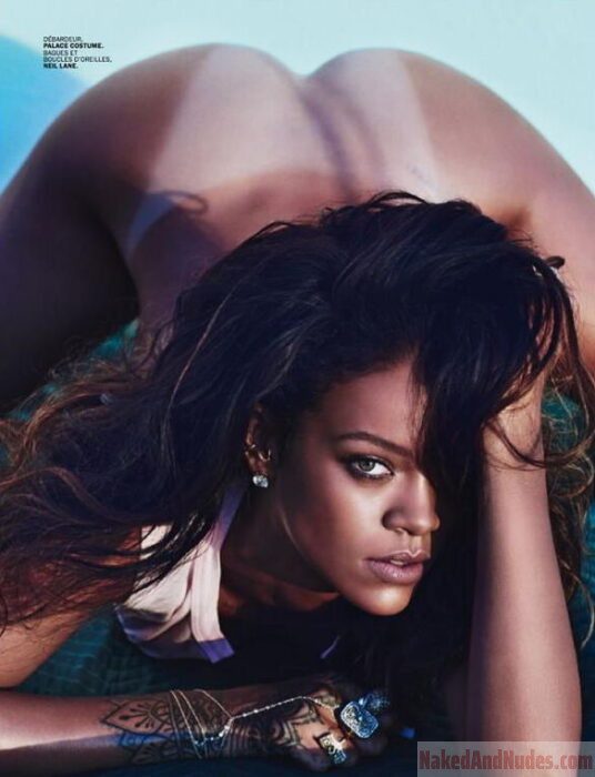 nude Rihanna