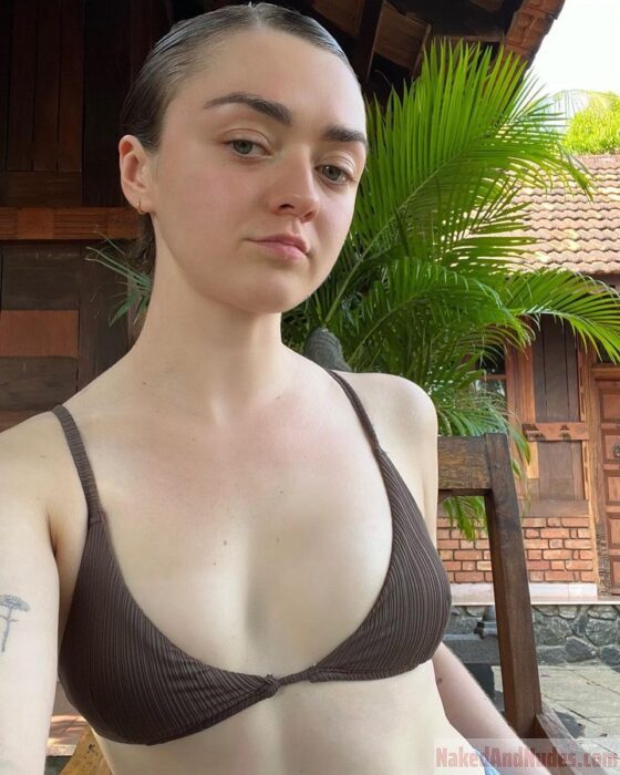 boobs of Maisie Williams