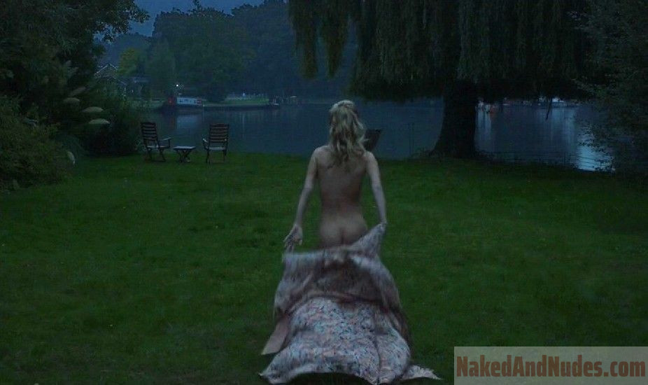 naked Vanessa Kirby