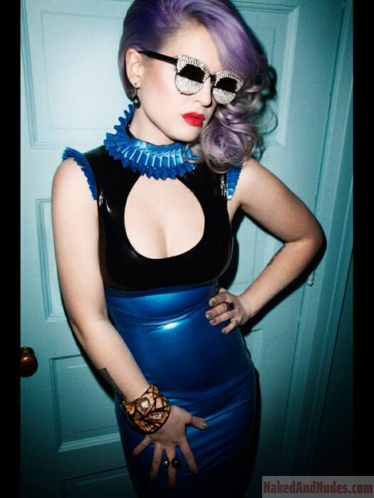 boobs of Kelly Osbourne